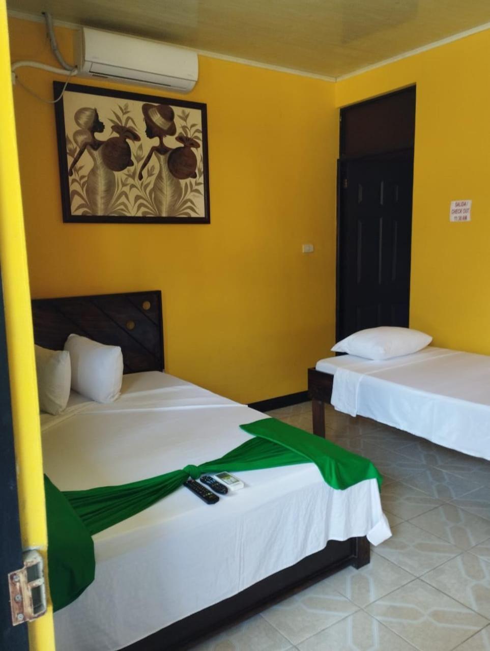 Cabinas Hukats Secret Jungle Puerto Viejo de Talamanca 외부 사진